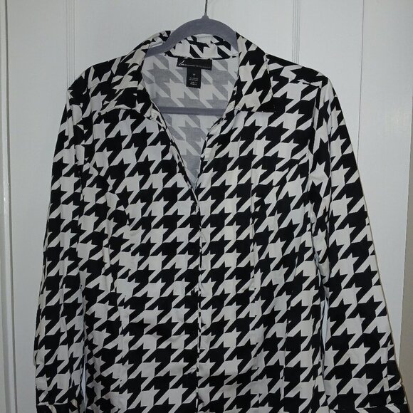 Lane Bryant houndtooth print button down top, size 20 - Picture 1 of 6